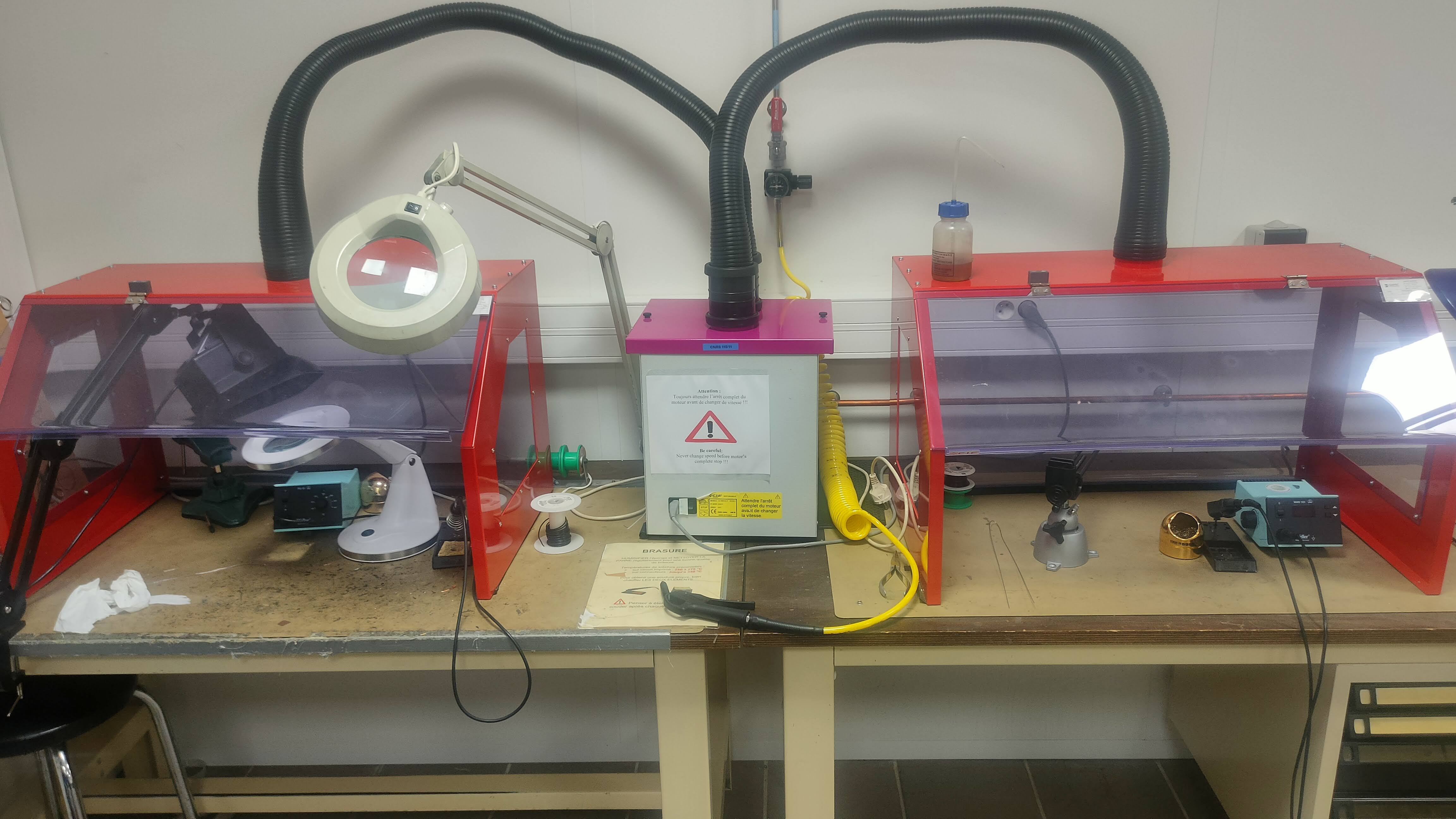 Postes de brasure à l'étain